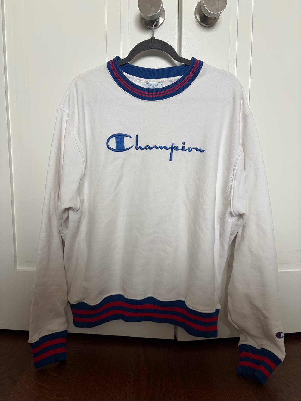 Champion - Men’s XL - White Crewneck Sweatshirt with Blue & Red Trim